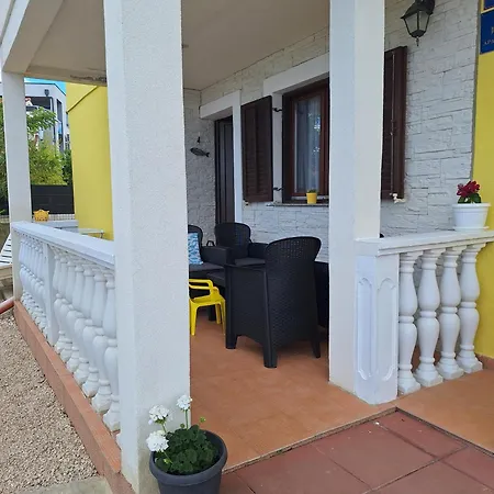 Apartment 4 *