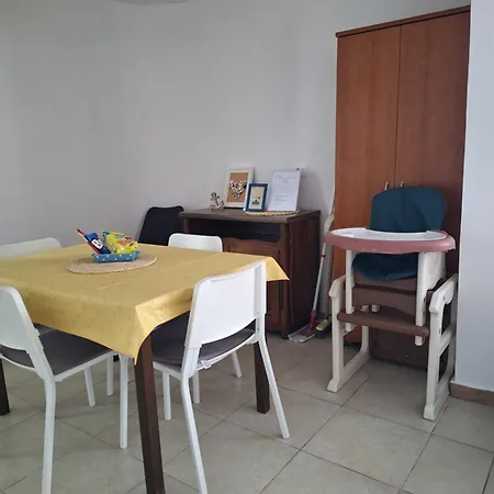 Apartment 4 *